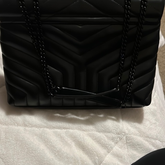 Yves Saint Laurent Black Quilted Shoulder Bag - Picture 4 of 8